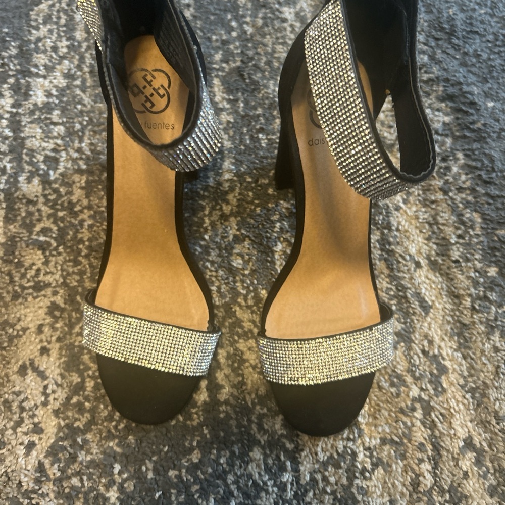 Daisy Fuentes Black and Silver Heels